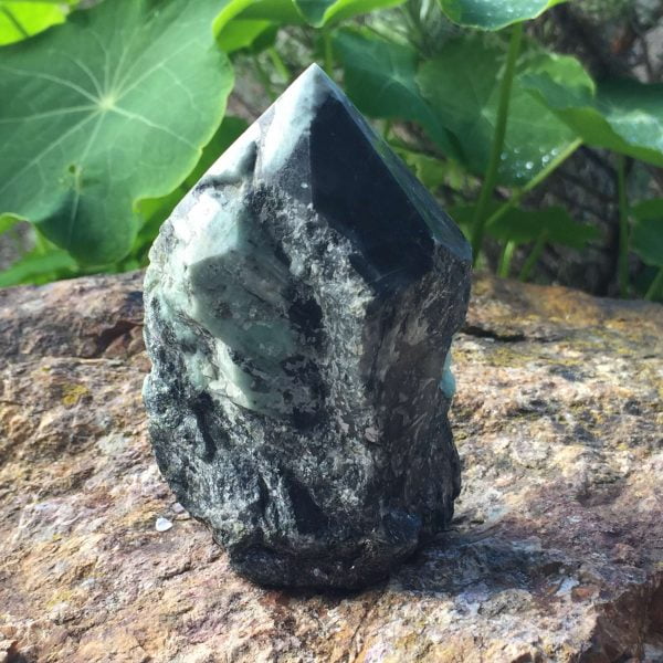 Emerald - part polished - Image 3