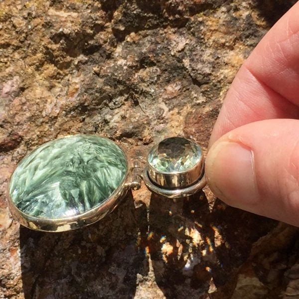 Seraphinite and lemon quartz pendant - Image 3
