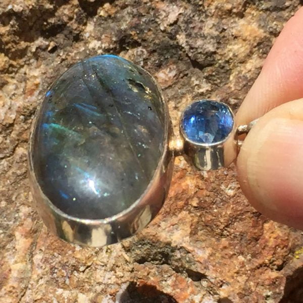 Labradorite and blue topaz pendant - Image 3