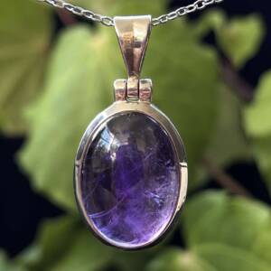 amethyst pendant set in solid silver 925