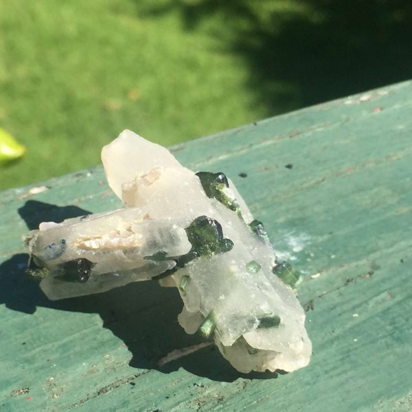 Green tourmaline in quartz - Image 2