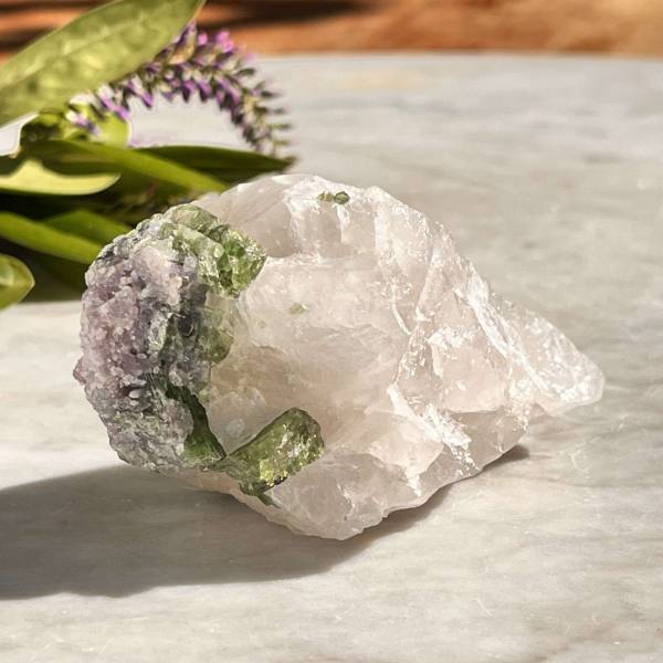 Green tourmaline in quartz with lepidolite - Image 3