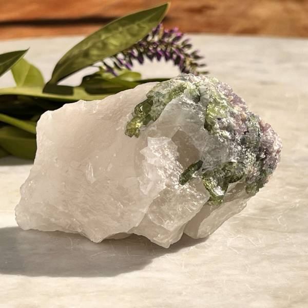 Green tourmaline in quartz with lepidolite - Image 5