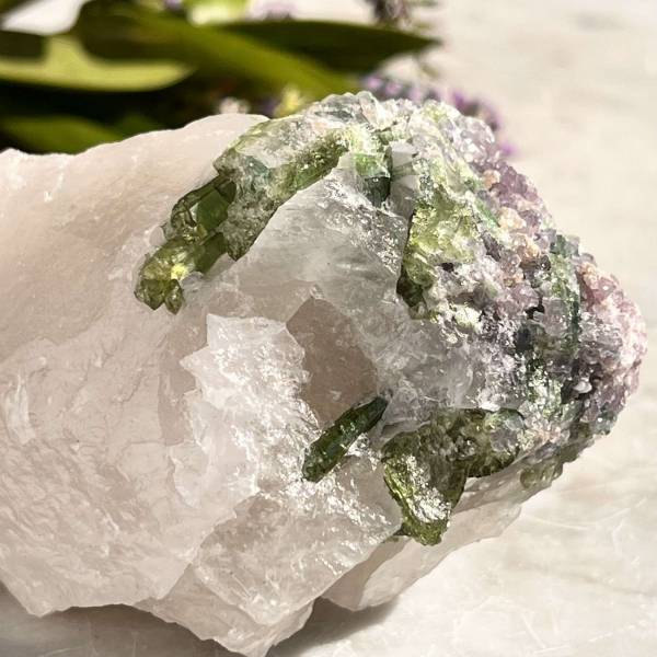 Green tourmaline in quartz with lepidolite - Image 7