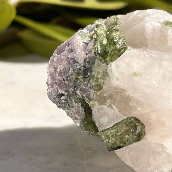 Green tourmaline in quartz with lepidolite - Image 4