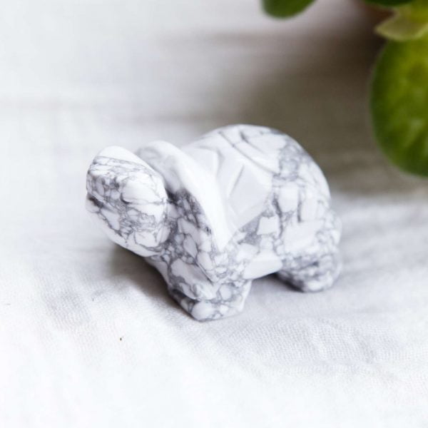 Howlite turtle - Image 2