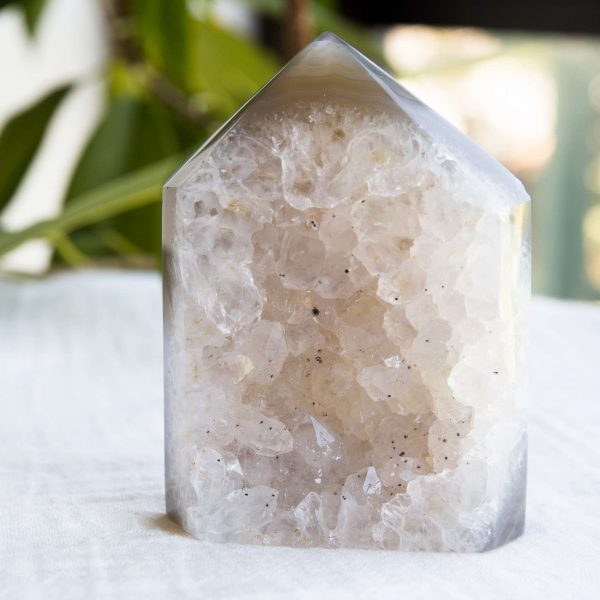 Agate druse tower