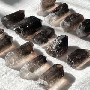 natural smokey quartz crystals points