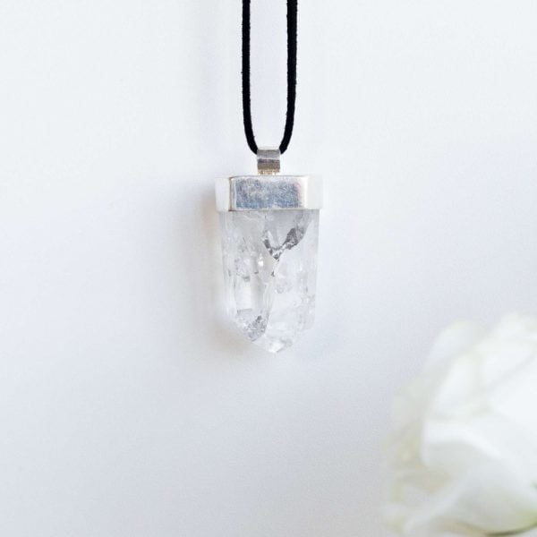 Crackled quartz pendant