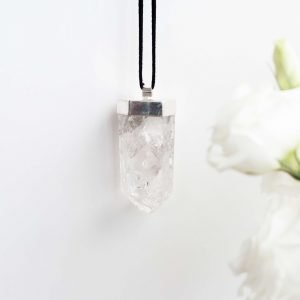 Crackled quartz pendant