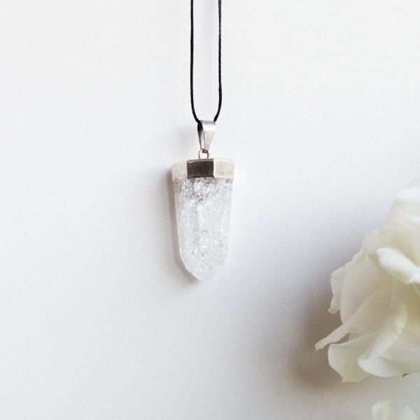Crackled quartz pendant