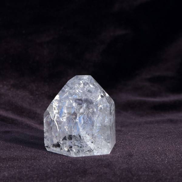 Crackled quartz tower