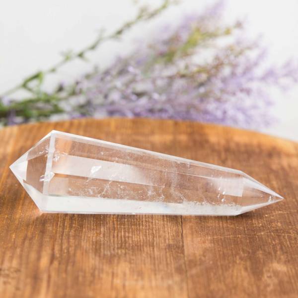 Quartz ‘vogel cut’ point