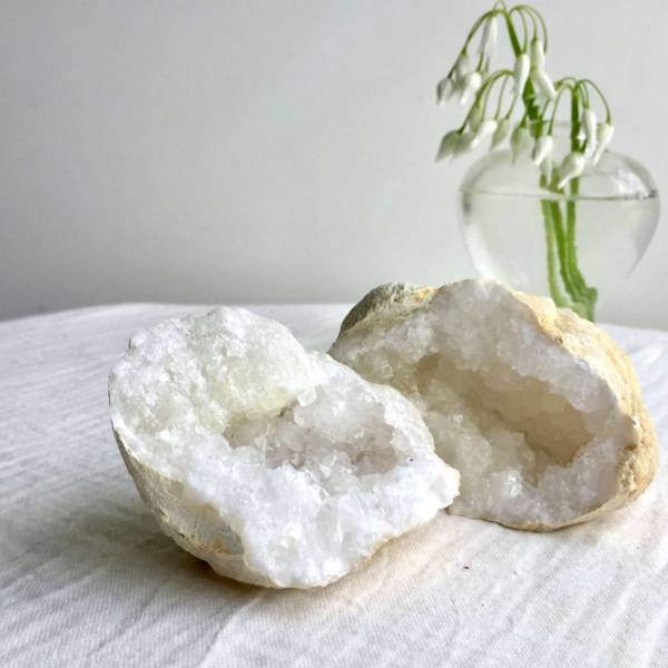 Quartz geode