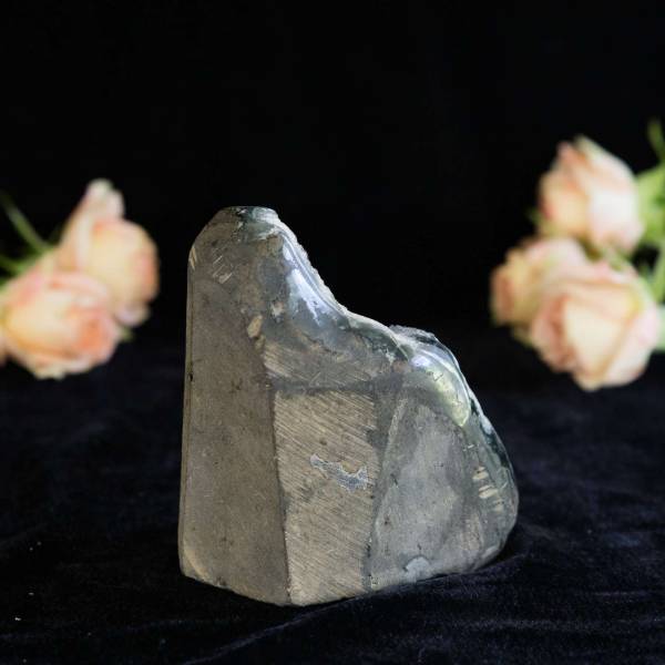 Black amethyst cluster - Image 5