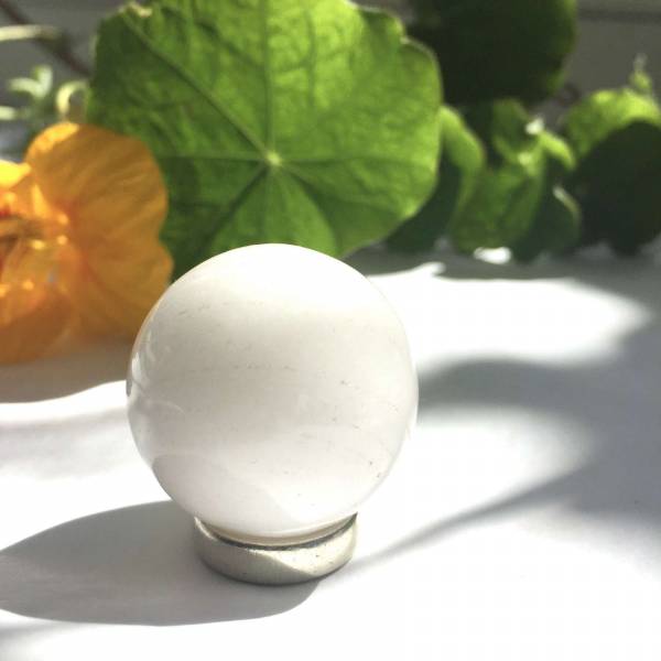 Snow quartz sphere - Image 3