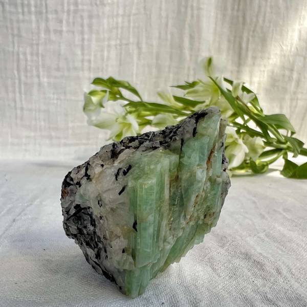 Emerald with tourmaline - Image 7