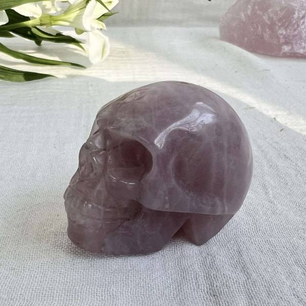 Rose quartz skull
