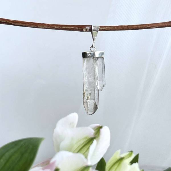 Quartz pendant