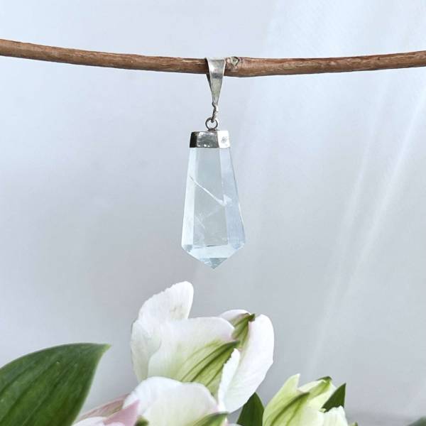 Aquamarine pendant