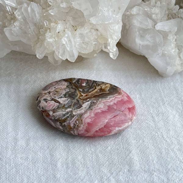 Rhodochrosite palmstone - Image 3