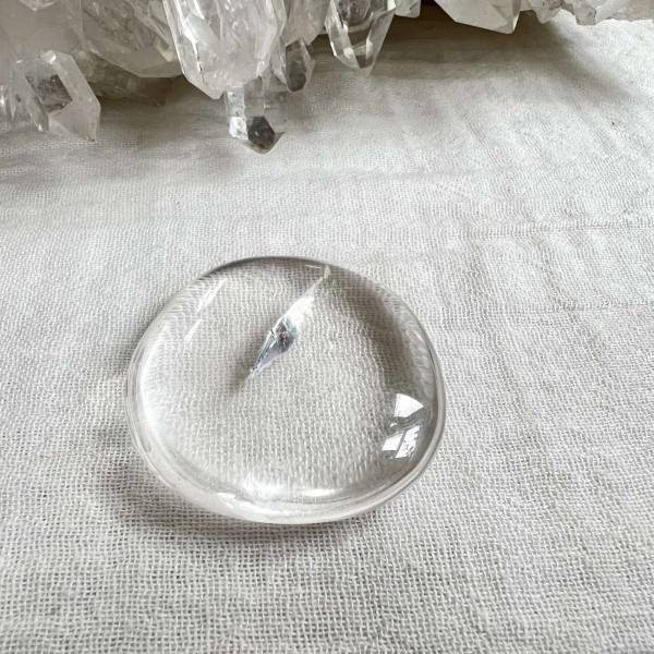 Quartz palmstone