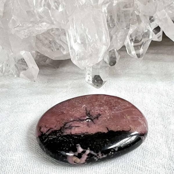 Rhodonite palmstone - Image 2