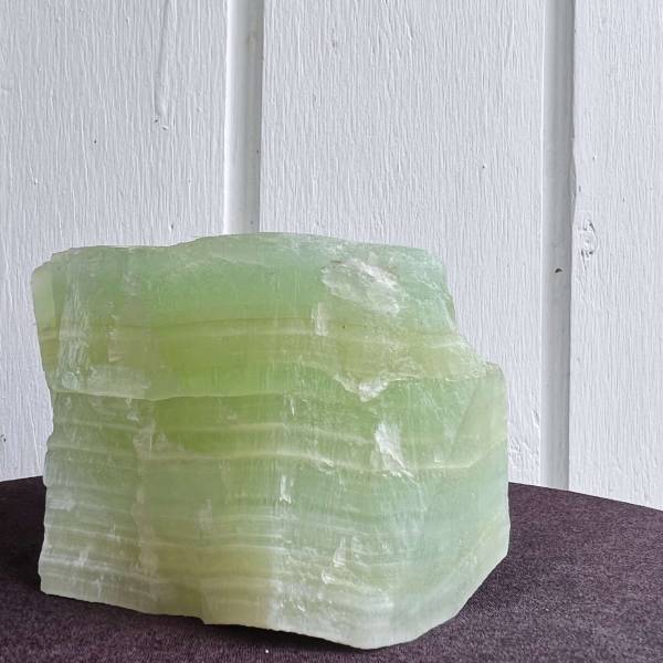 Pistachio calcite - Image 6