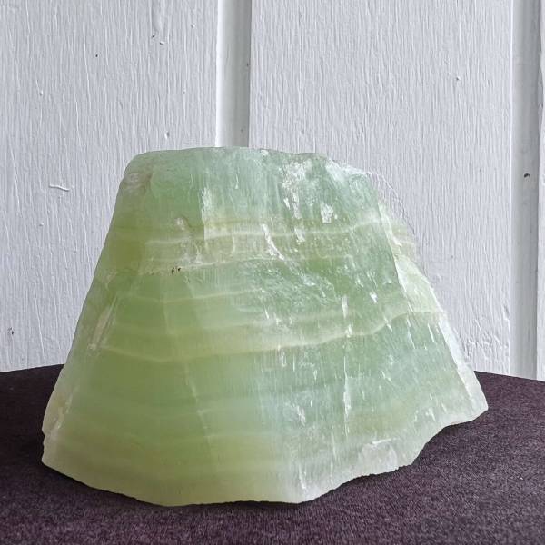 Pistachio calcite - Image 3