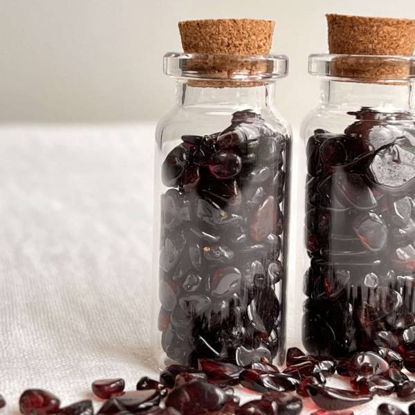 Garnet gem bottle - Image 2