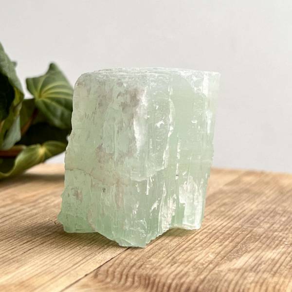 Pistachio calcite - Image 4