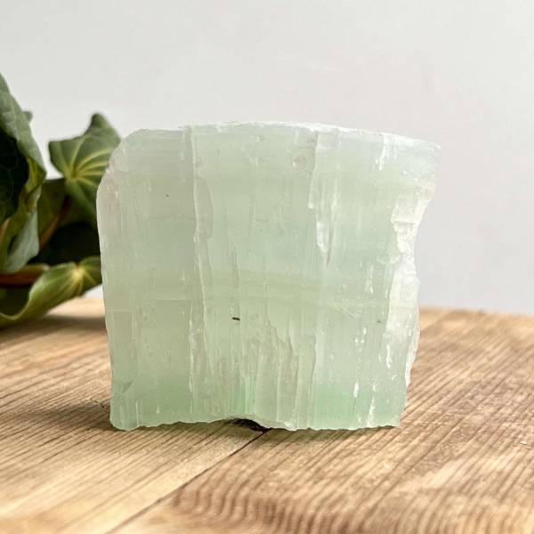 Pistachio calcite