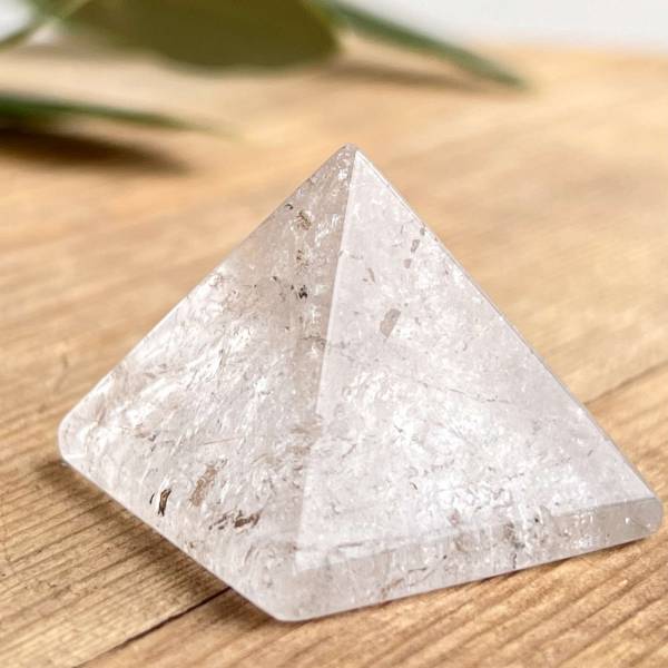Quartz pyramid - Image 2