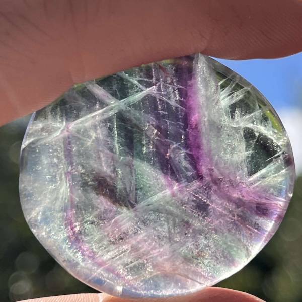 Fluorite palmstone - Image 2