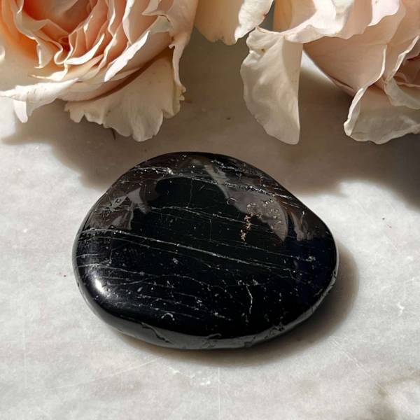 Black tourmaline palmstone