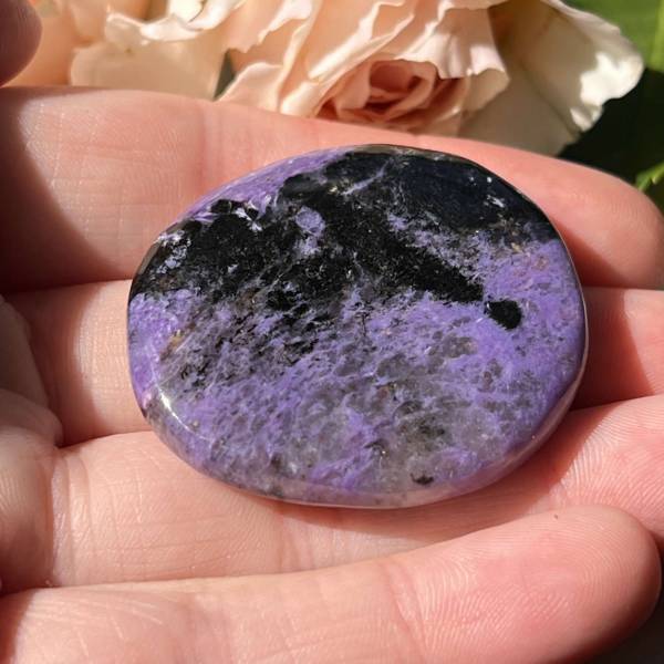 Charoite palmstone - Image 2