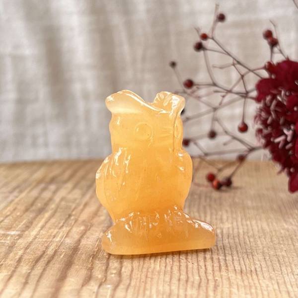 Orange calcite owl - Image 3