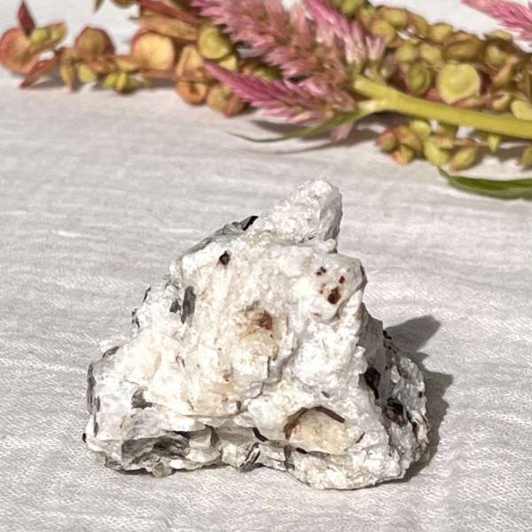 Spessartine garnet with mica - Image 4