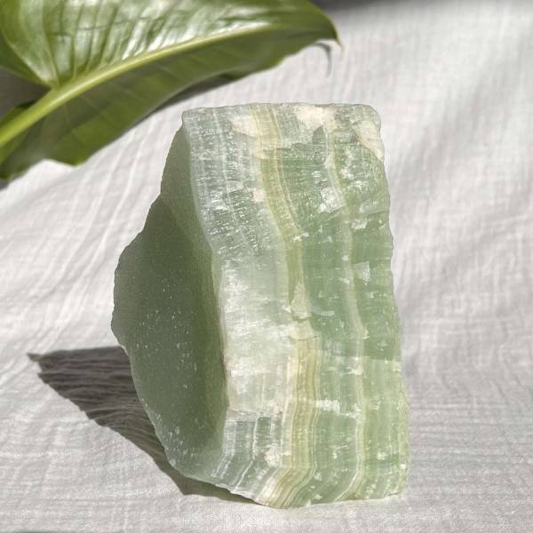Pistachio calcite - Image 2