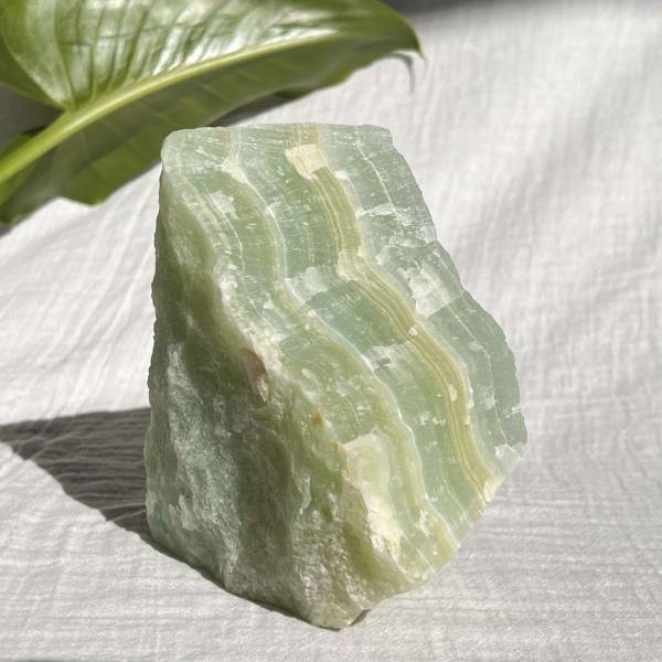 Pistachio calcite - Image 5