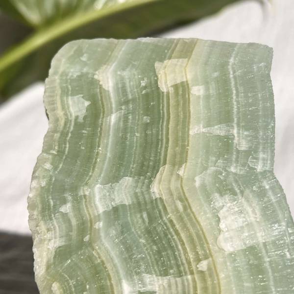 Pistachio calcite - Image 6