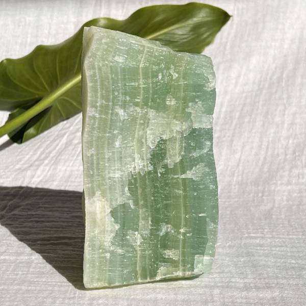 Pistachio calcite - Image 5