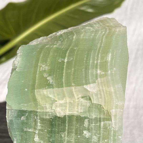 Pistachio calcite - Image 7