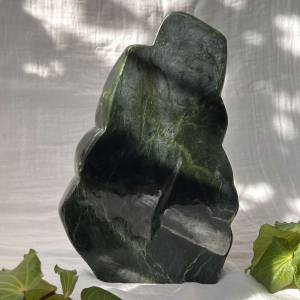 Jade freeform, polished, dark green, attractive natural shape