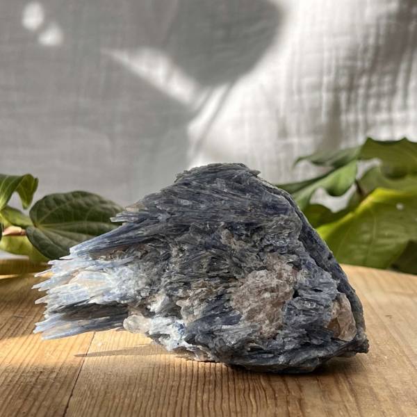 Blue kyanite in quartz