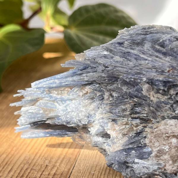 Blue kyanite in quartz - Image 6