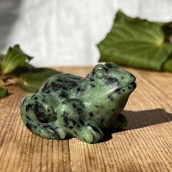 Ruby zoisite frog