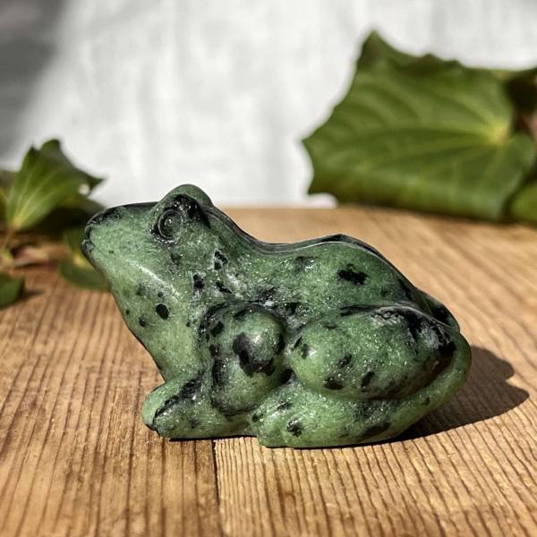 Ruby zoisite frog - Image 3