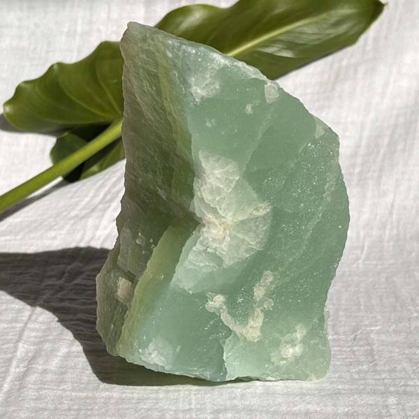 Pistachio calcite - Image 5