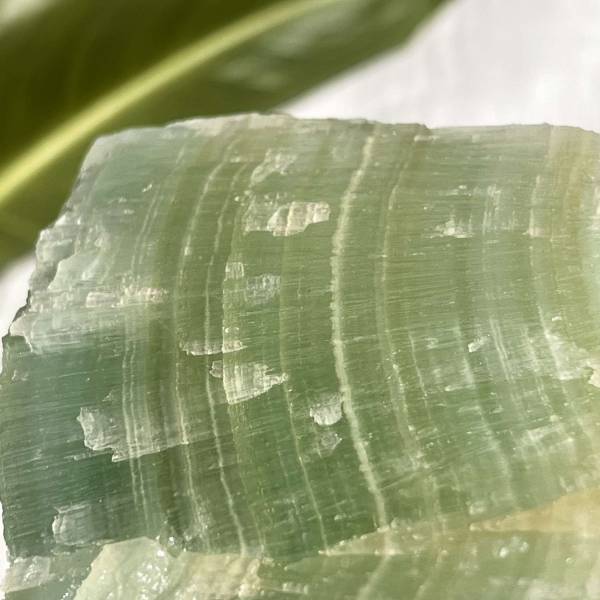 Pistachio calcite - Image 6